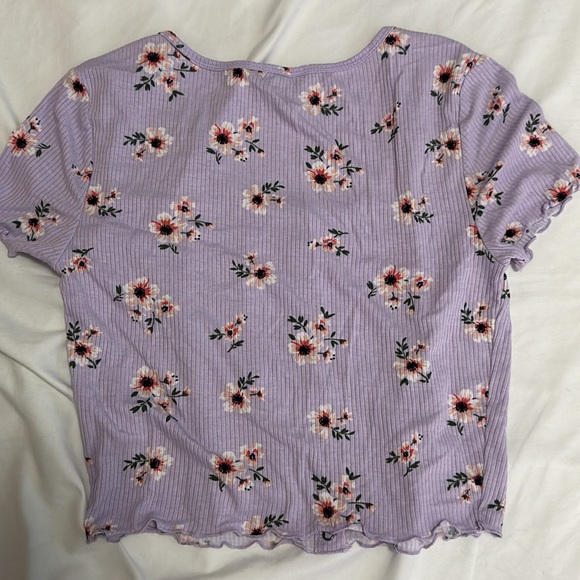 3/$10 Purple floral cropped top medium - Picture 3 of 3